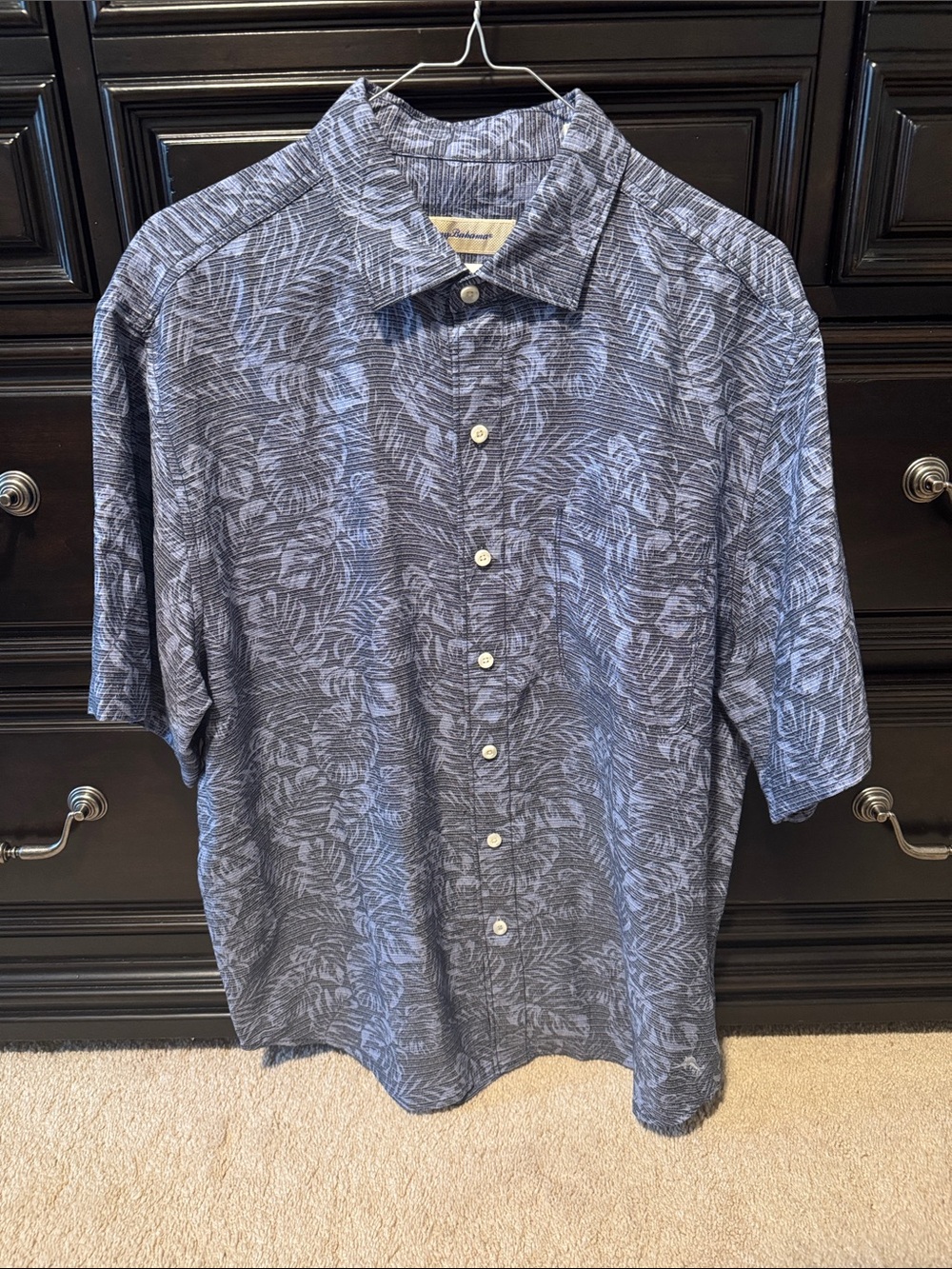 Tommy Bahama Navy Blue Short-Sleeve Button-Down Shirt with Leaf Print